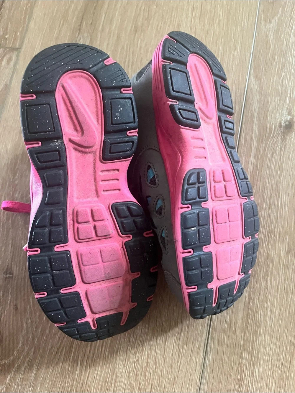Nike Kids Gray Sneakers with Pink Soles & Teal Logo